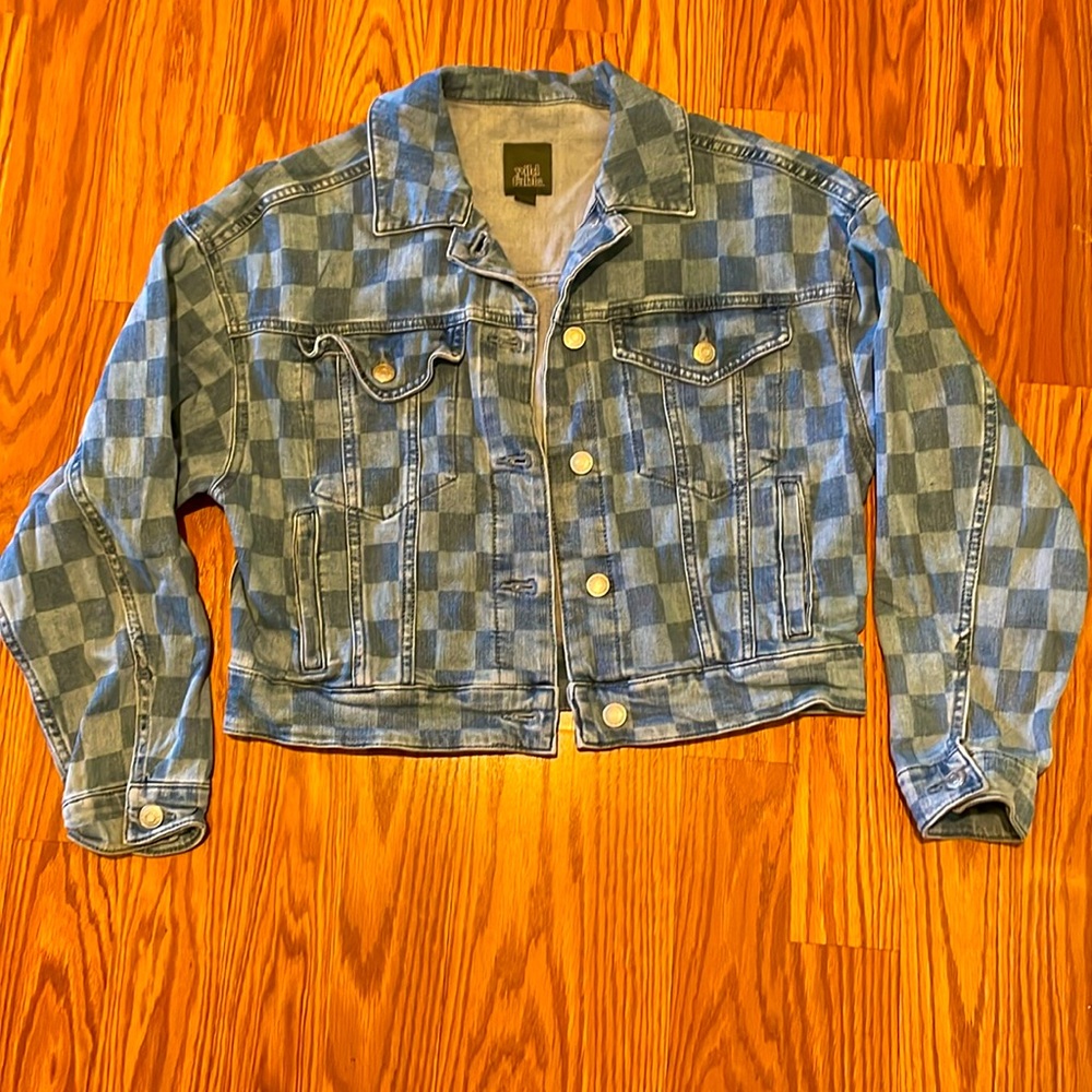 Blue checkered stretchy jean jacket!